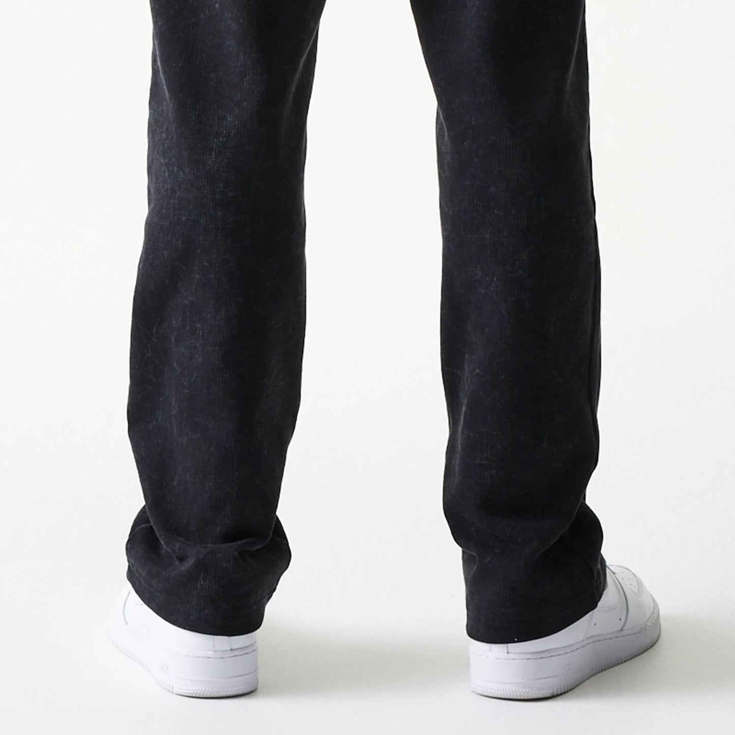The model is wearing this Red Bull Racing Straight Leg Joggers in black. 6