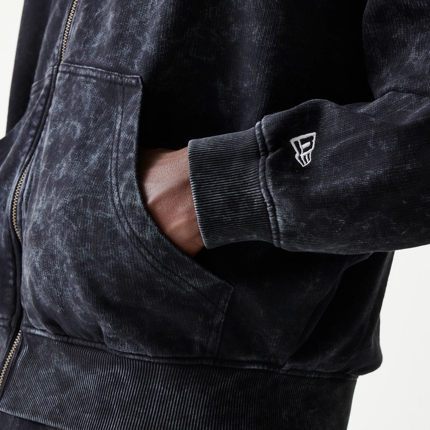 The model is wearing this Red Bull Racing Graphic Dropped Shoulder Full Zip Hoodie in black. 8