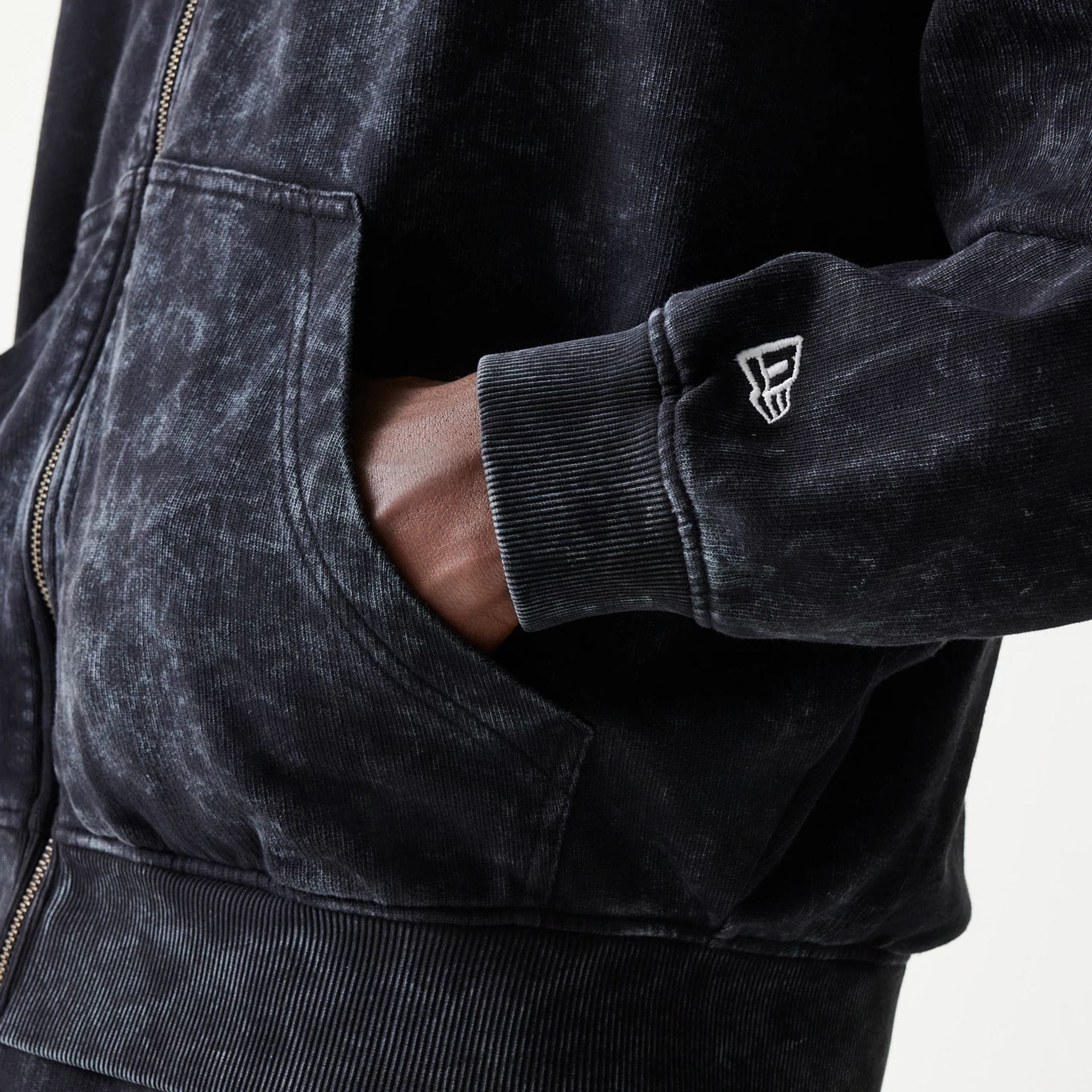 The model is wearing this Red Bull Racing Graphic Dropped Shoulder Full Zip Hoodie in black. 8