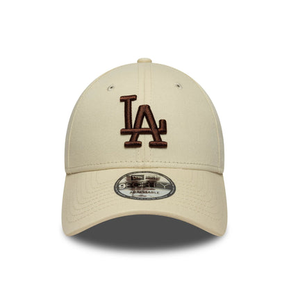 Pictured is this MLB League Essential LA Dodgers 9FORTY in light beige. 2