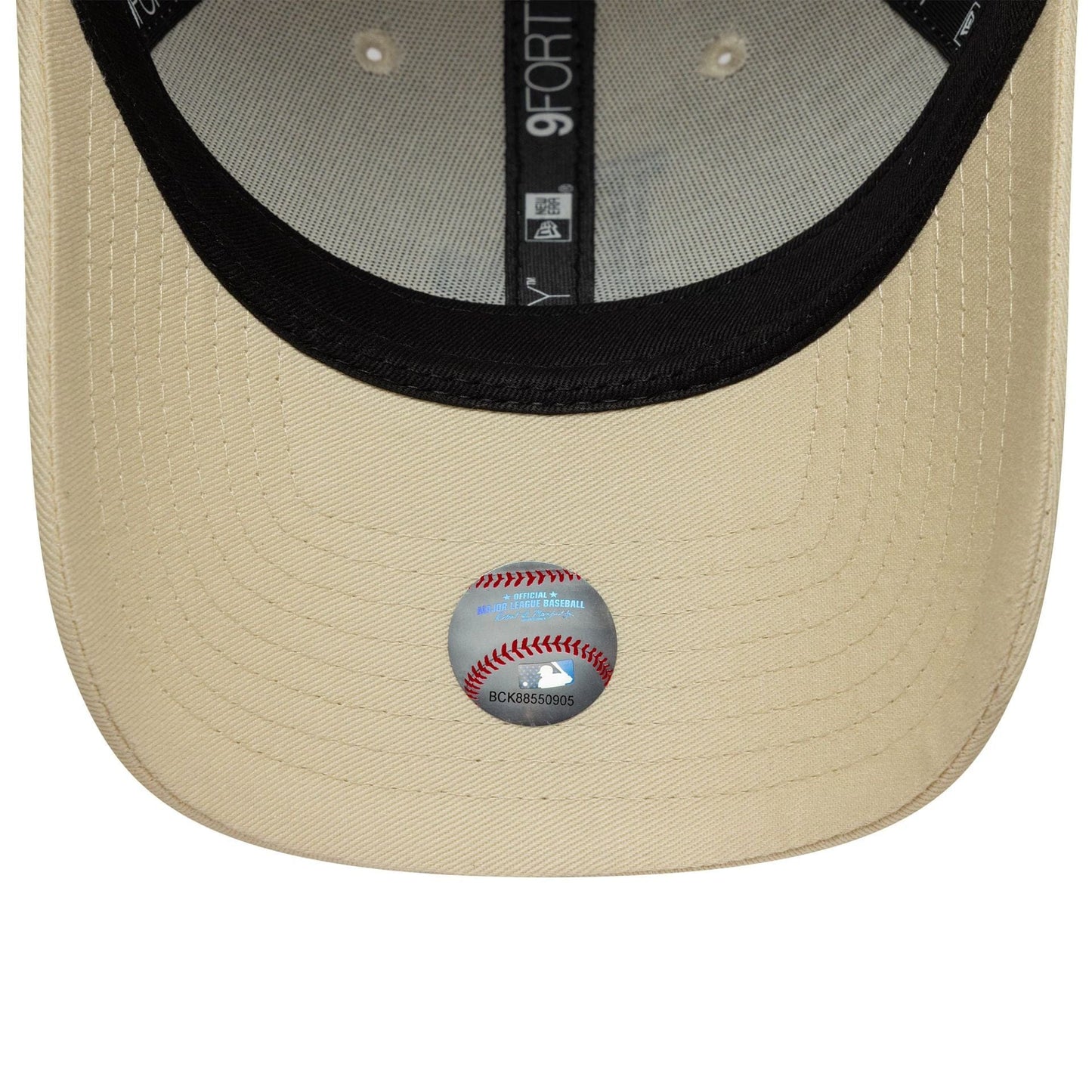 Pictured is this MLB League Essential LA Dodgers 9FORTY in light beige. 5