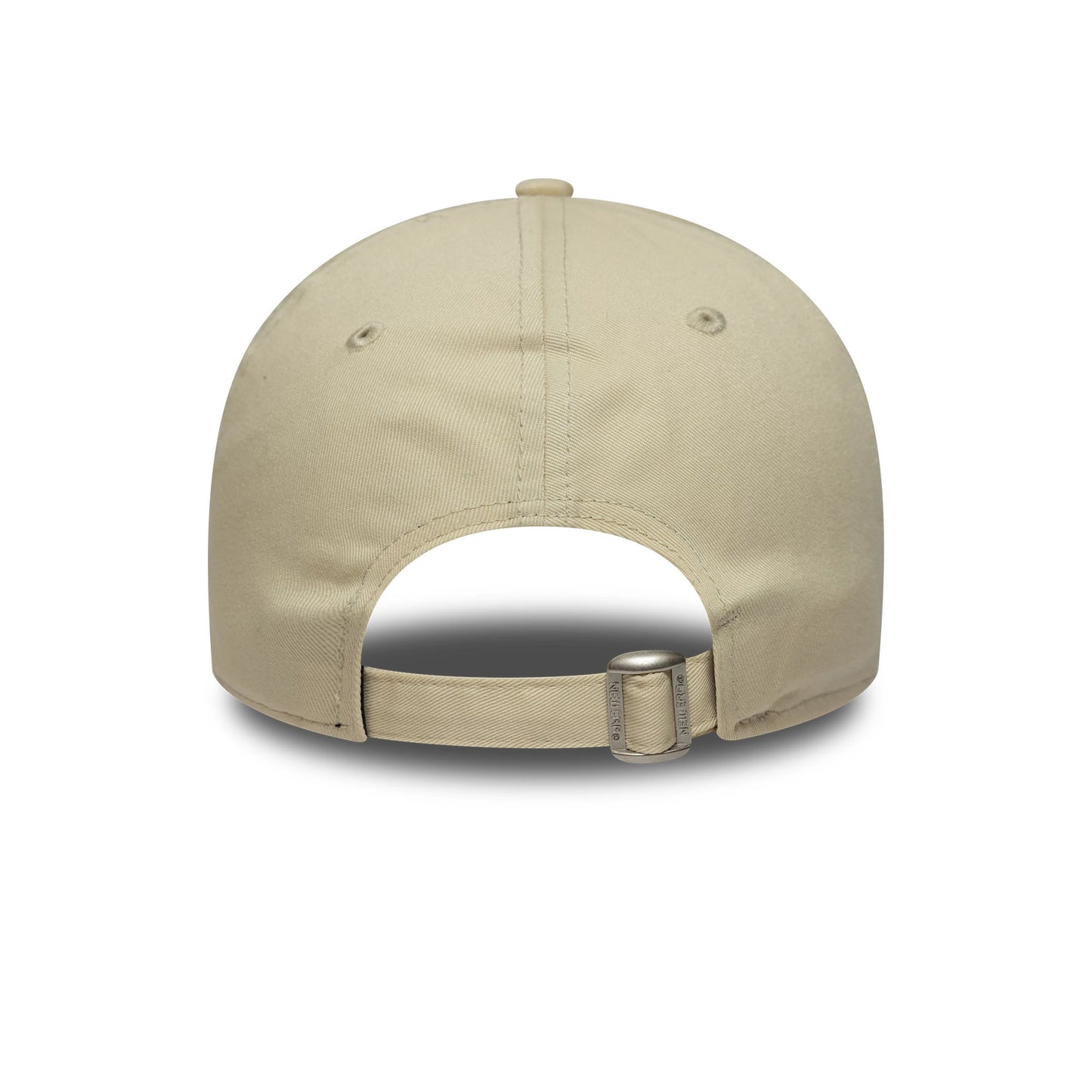 Pictured is this NBA Team Outline Chicago Bulls 9FORTY in light beige. 4