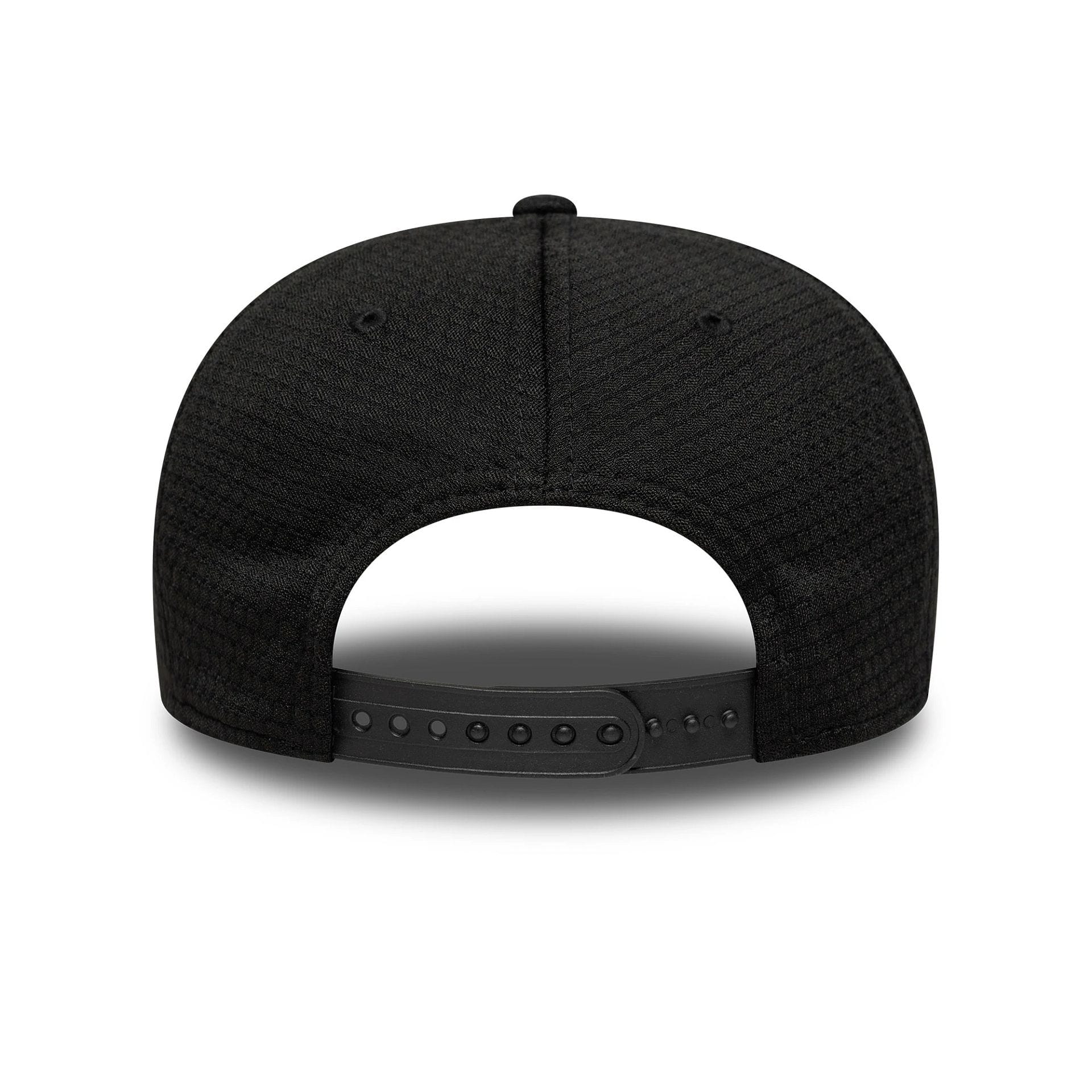 Pictured is this MLB Flawless Mesh New York Yankees 9SEVENTY Stretch Snap in black. 4