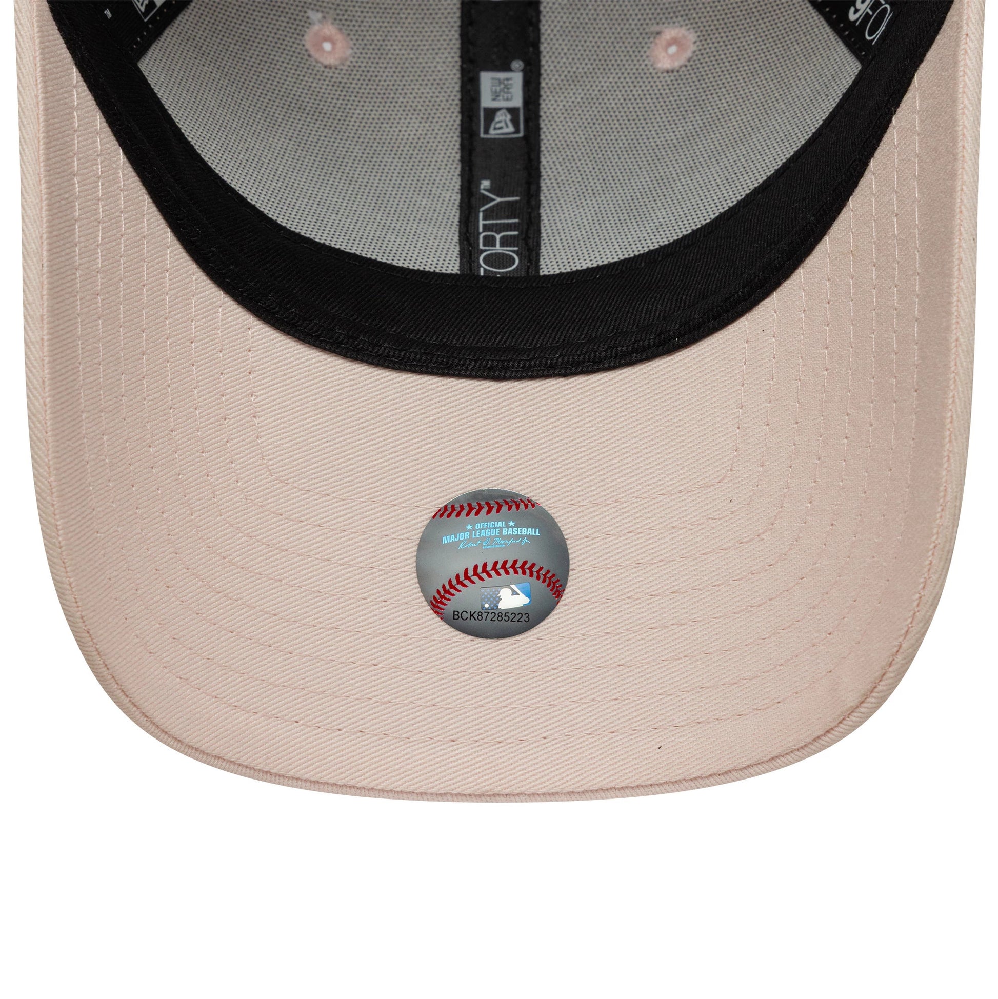 Pictured is this Womens MLB League Essential Midi LA Dodgers 9FORTY in pastel pink. 5