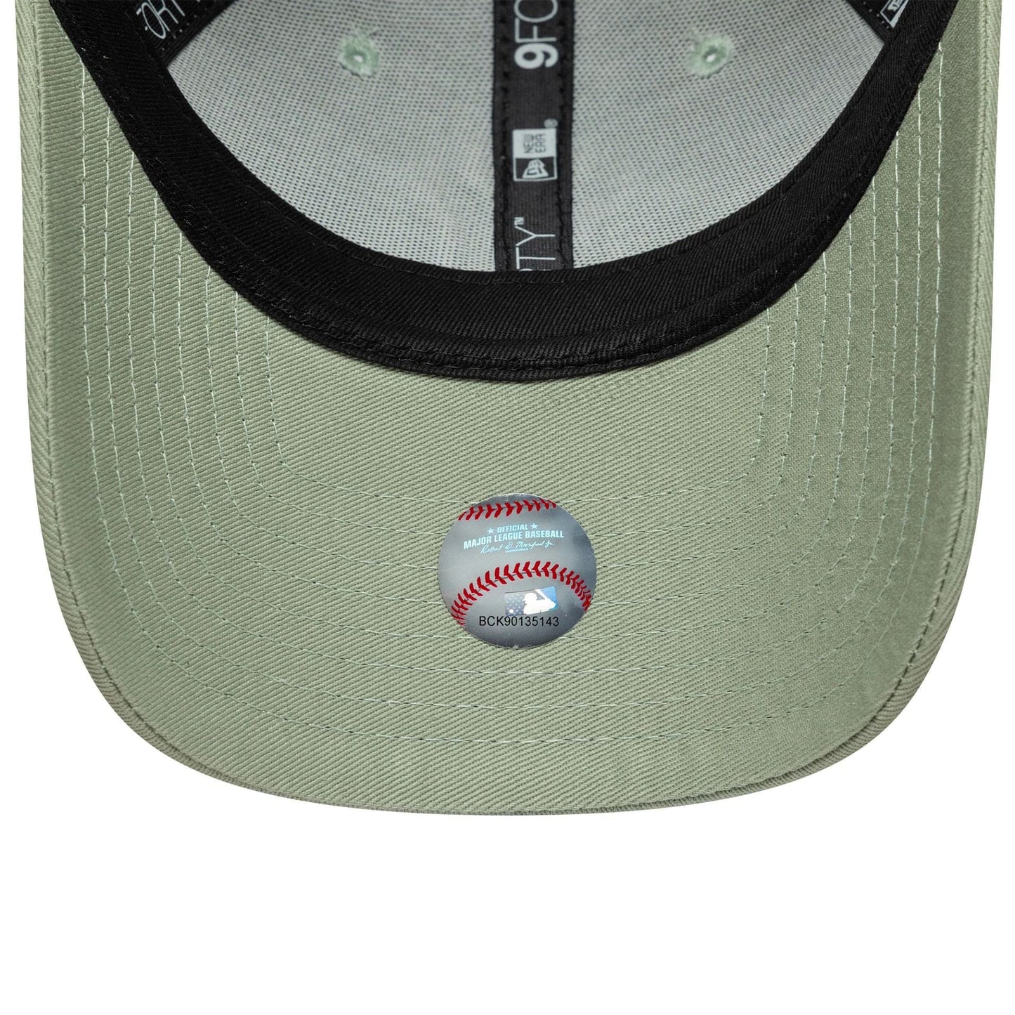 Pictured is this Womens MLB League Essential New York Yankees 9FORTY in pastel green. 5