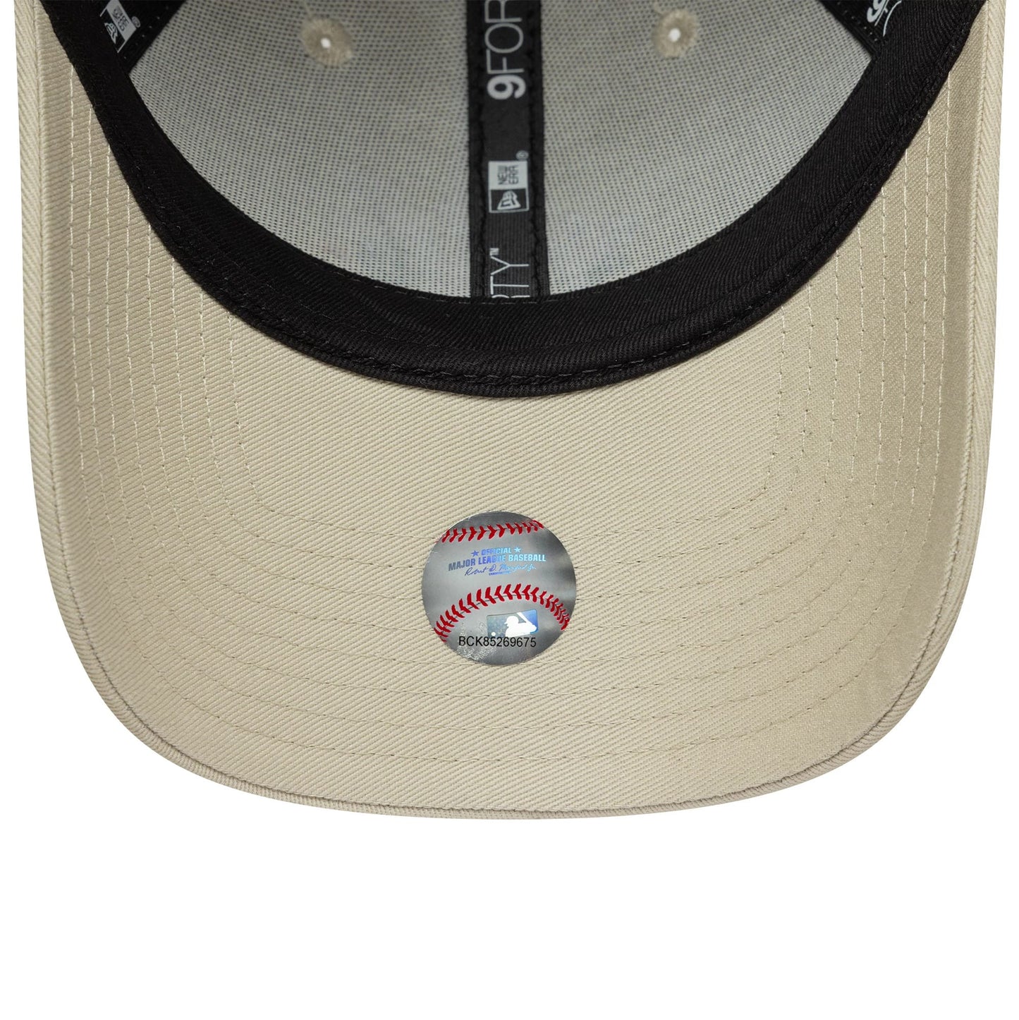 Pictured is this Womens MLB Floral New York Yankees 9FORTY in light beige. 5