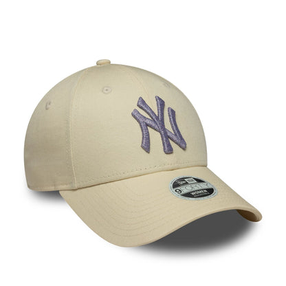 Pictured is this Womens MLB Metallic Logo New York Yankees 9FORTY in light beige. 3