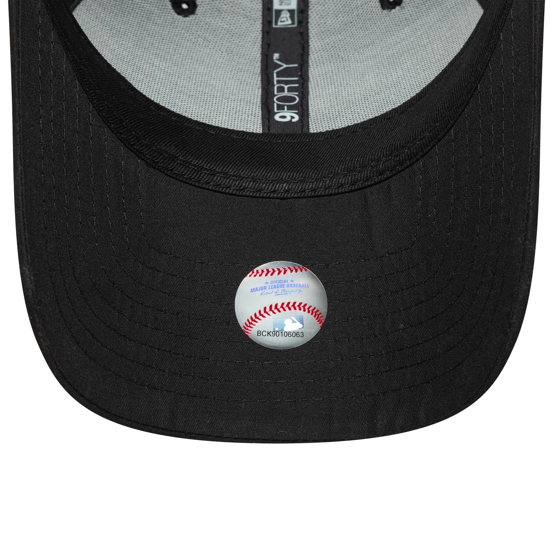 Pictured is this Womens MLB Flawless New York Yankees 9FORTY in black. 5