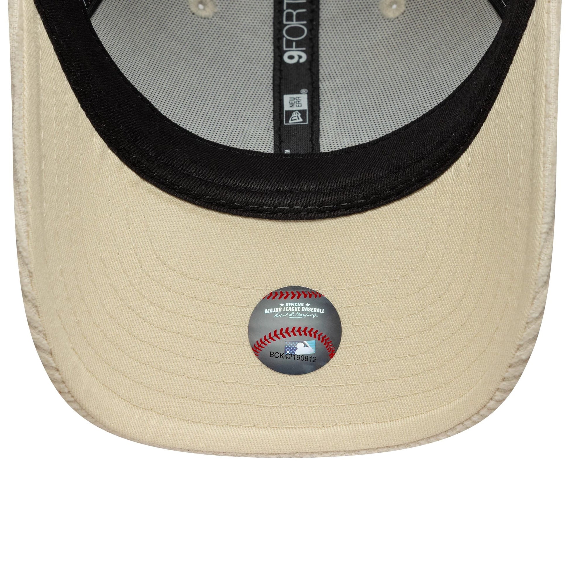 Pictured is this Womens MLB Pastel Cord LA Dodgers 9FORTY M-Crown in light beige. 5
