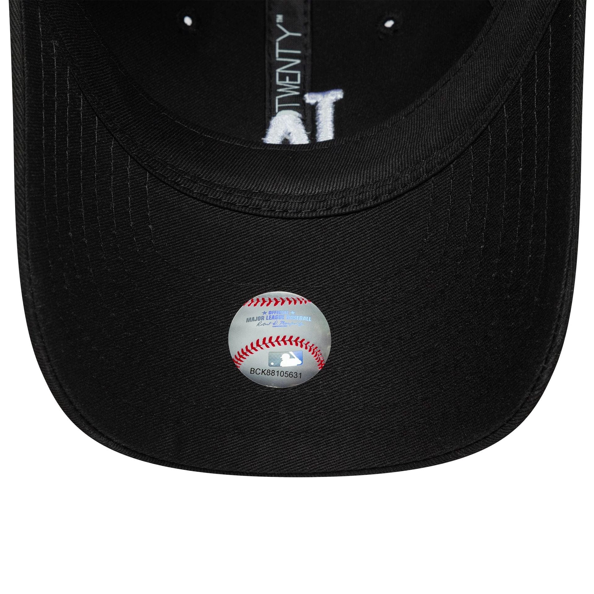Pictured is this Youth MLB League Essential LA Dodgers 9TWENTY in black. 5