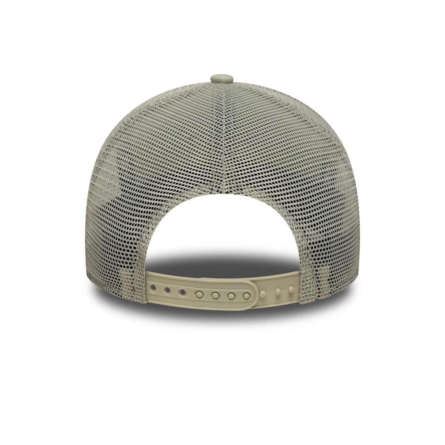 Pictured is this Youth MLB League Essential New York Yankees 9FORTY A-Frame Trucker in light beige. 4