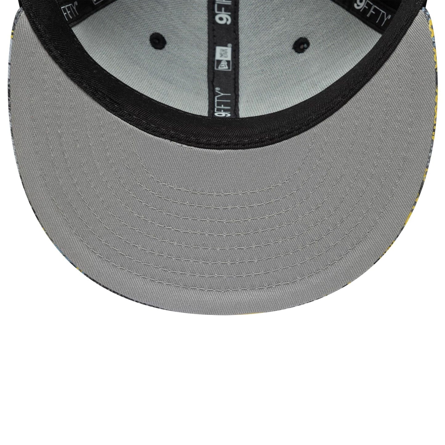 Pictured is this Youth DC Batman 9FIFTY Snapback in black. 2