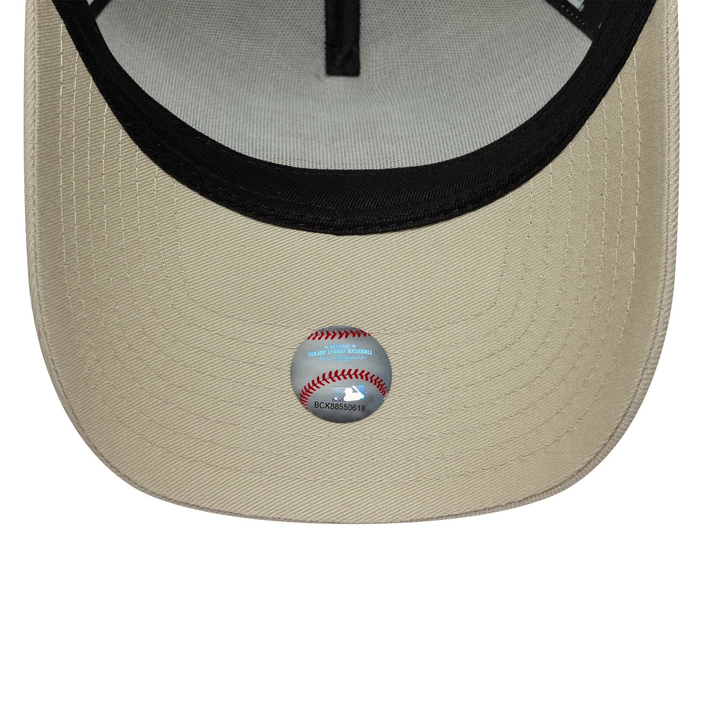 Pictured is this MLB Outline Script New York Mets 9FORTY E-Frame in light beige. 5
