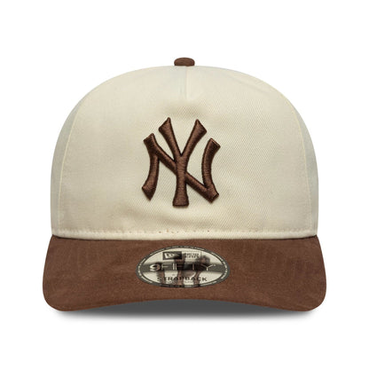Pictured is this MLB Suede Visor New York Yankees 9FIFTY A-Frame Snapback in light beige. 2