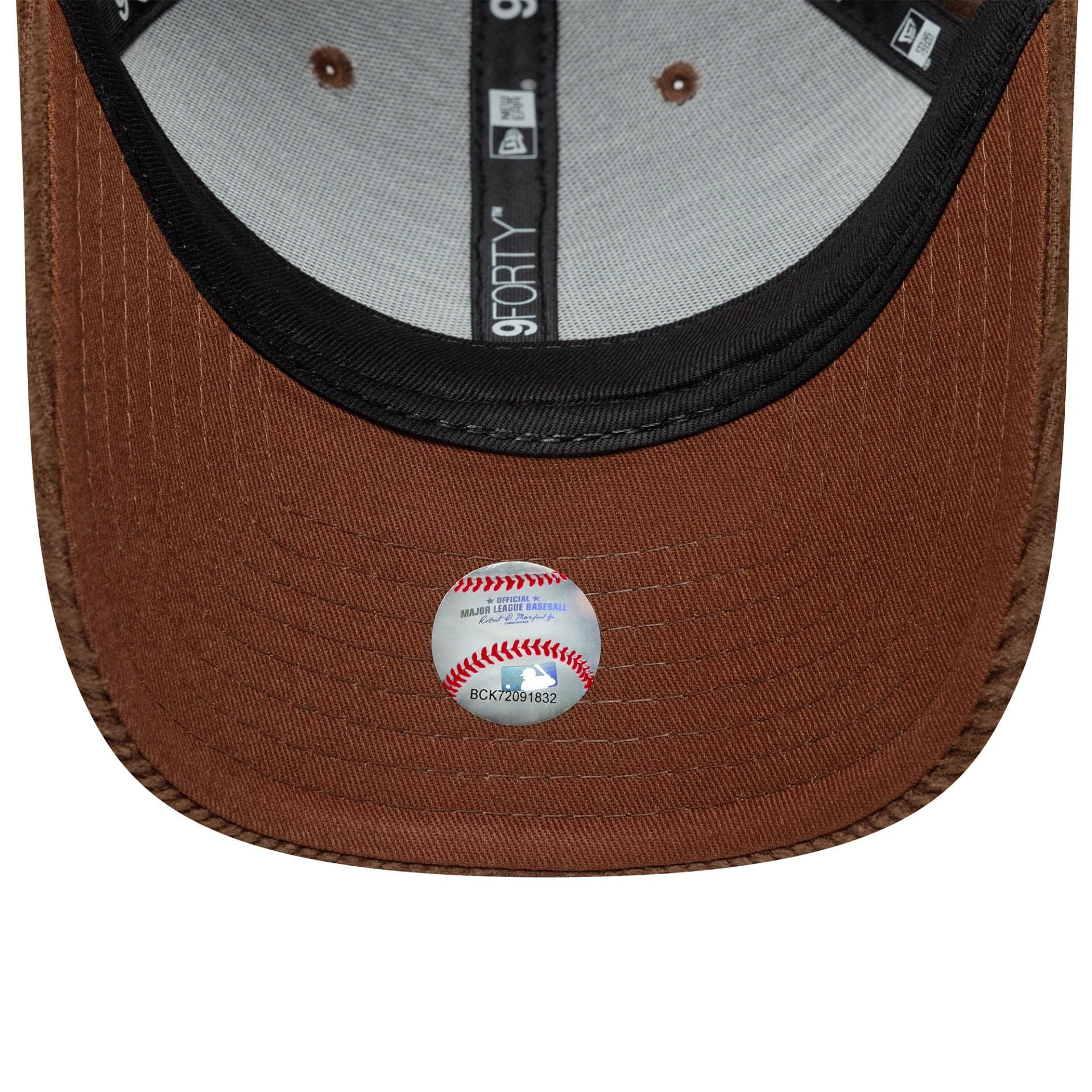 Pictured is this MLB Cord LA Dodgers 9FORTY M-Crown in brown. 5