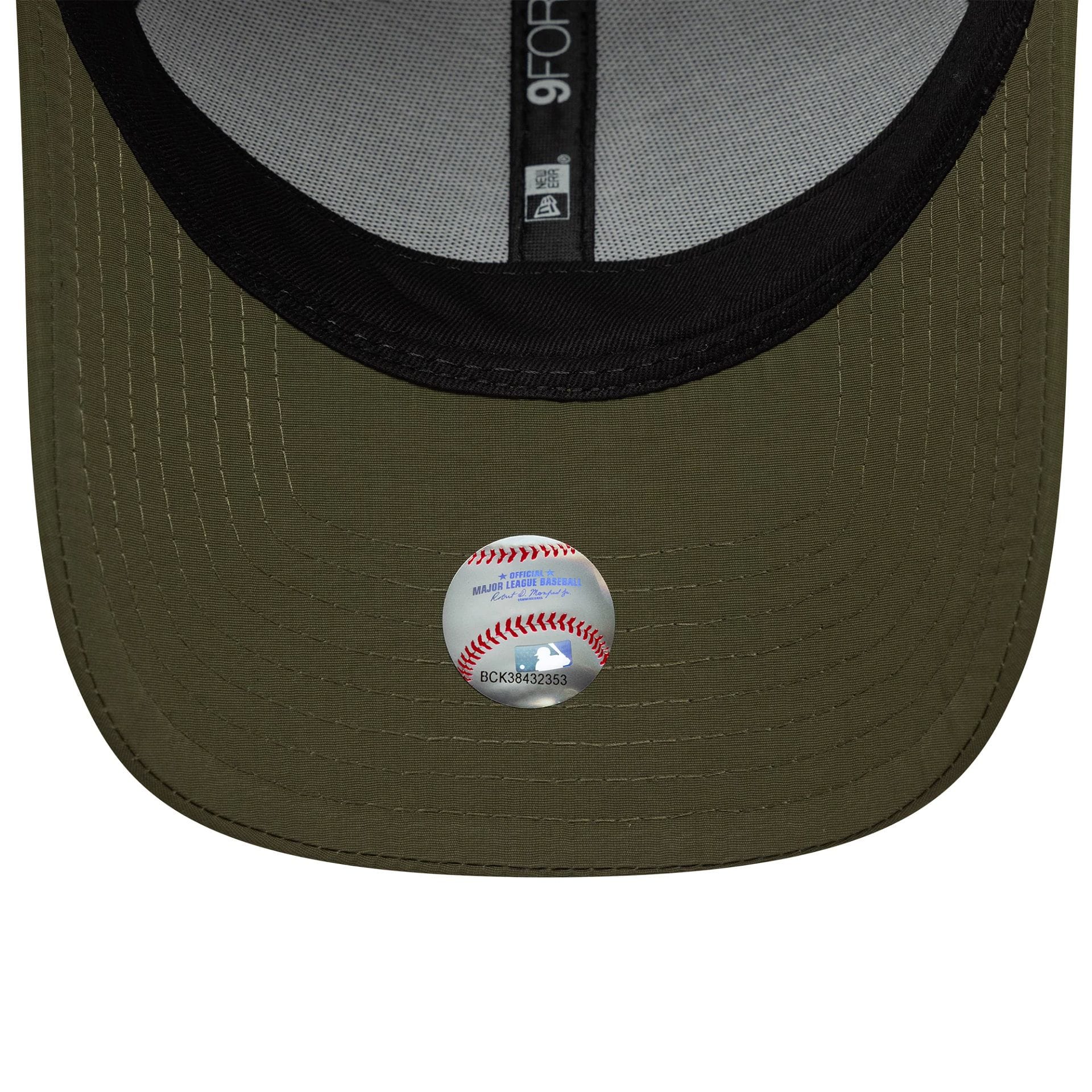 Pictured is this MLB Recycled Midi LA Dodgers 9FORTY in green. 5