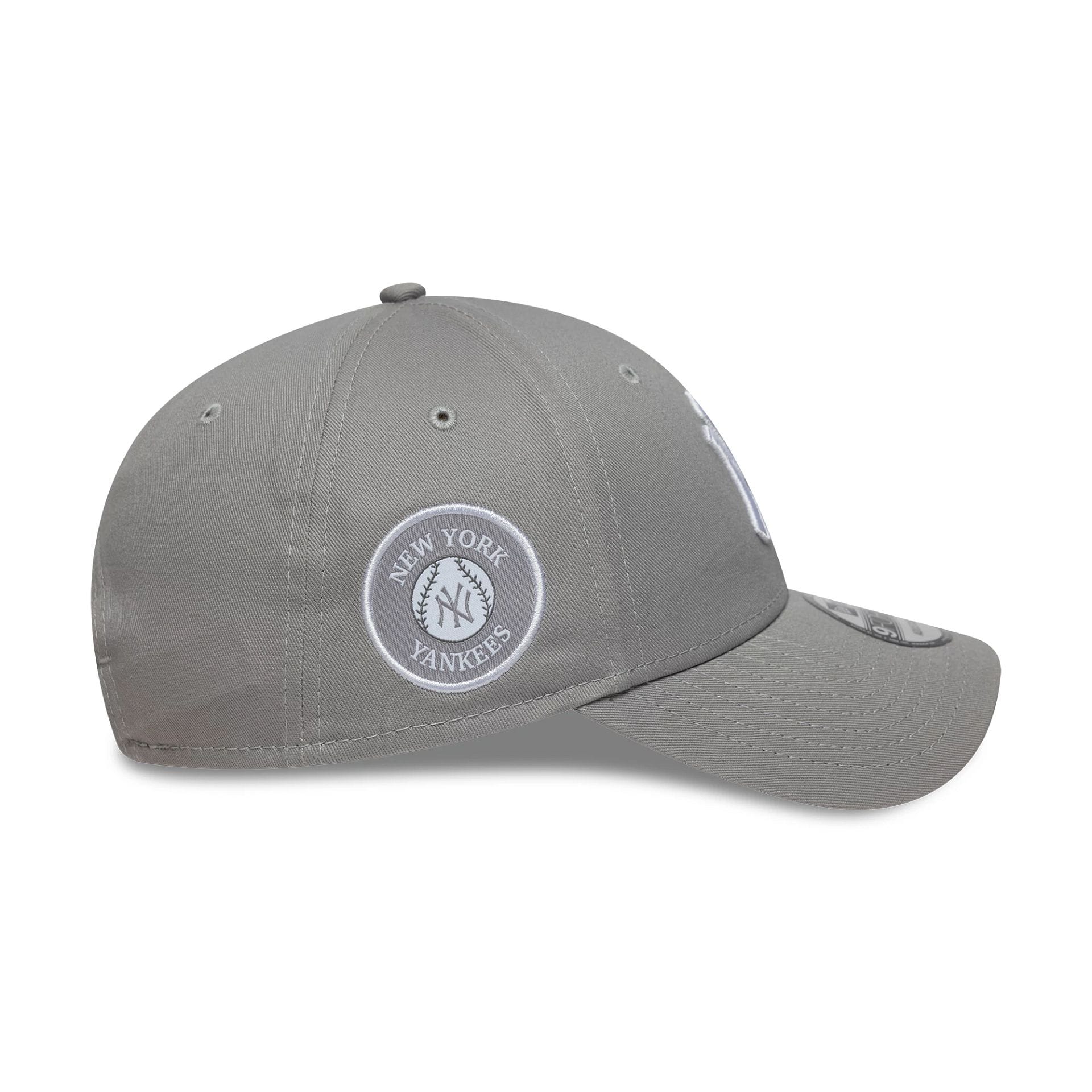 Pictured is this MLB Side Patch New York Yankees 9FORTY in grey. 5