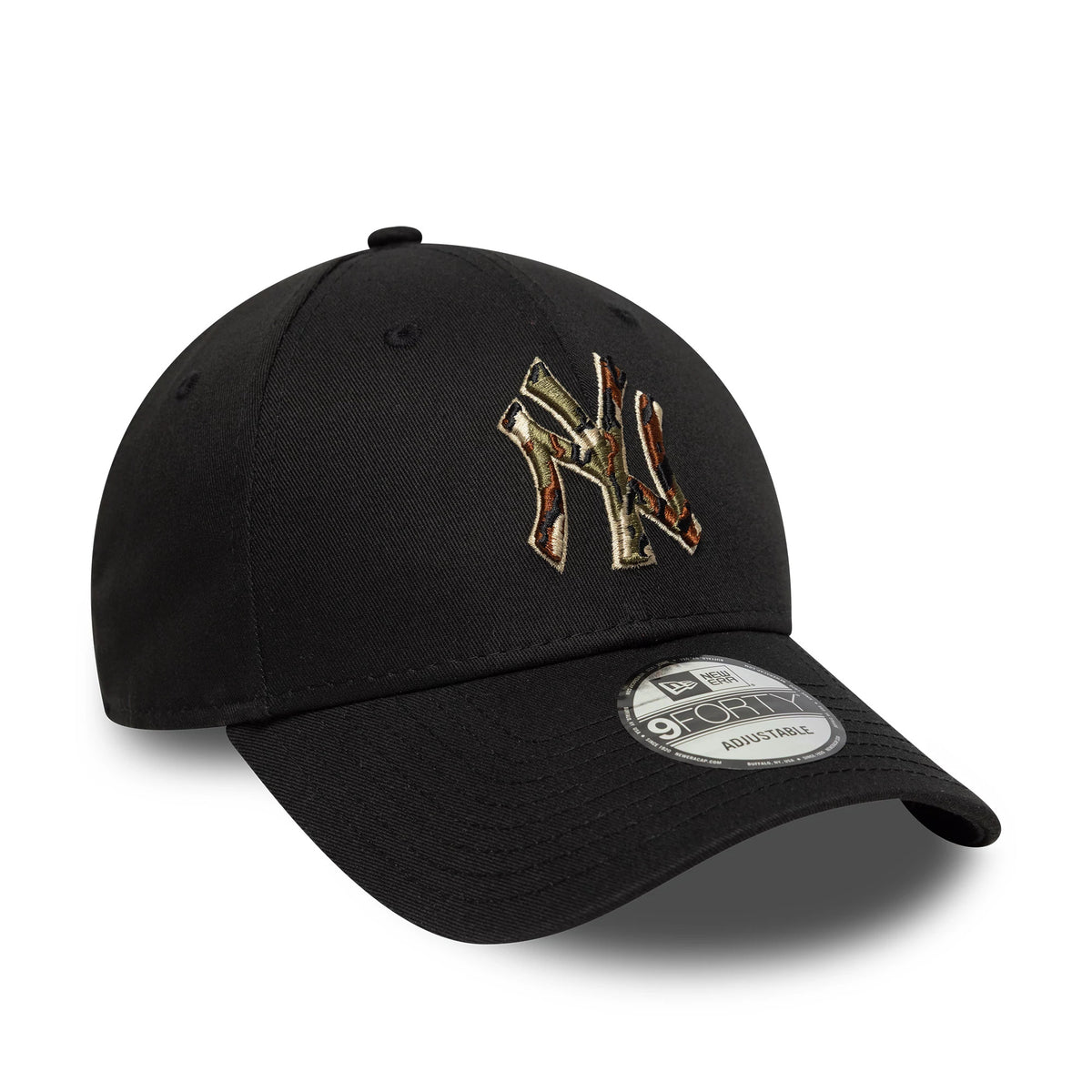New York Yankees MLB Outline Camo Black New Era 9FORTY Cap, three-quarter view with a camo-patterned NY logo in raised embroidery on the front panel, black curved visor and a 9FORTY size sticker on top.