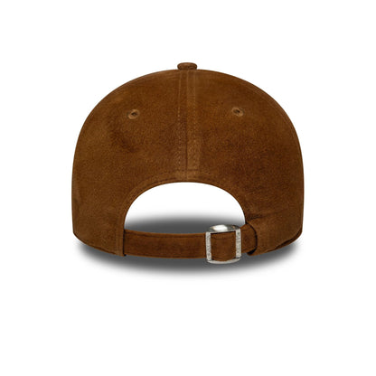 Pictured is this MLB Suede New York Yankees 9TWENTY in Brown. 5