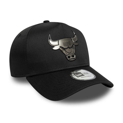 Chicago Bulls NBA Metallic Black New Era 9FORTY E-Frame Cap, front view showing the raised Bulls logo on the black structured front panel and a 9FORTY size sticker on the black curved visor.