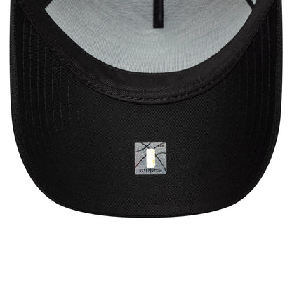 Chicago Bulls NBA Metallic Black New Era 9FORTY E-Frame Cap, inside view showing the grey sweatband, black taping across the interior seams, and a small sticker on the black undervisor near the edge.