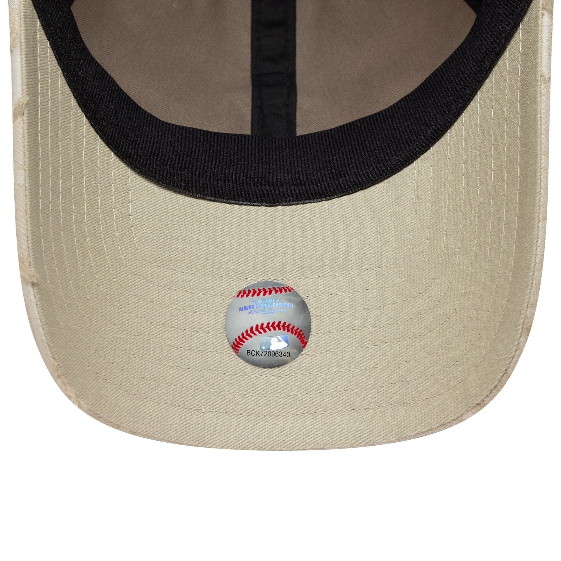 Pictured is this MLB Floral New York Yankees 9TWENTY cap in Cream. 5