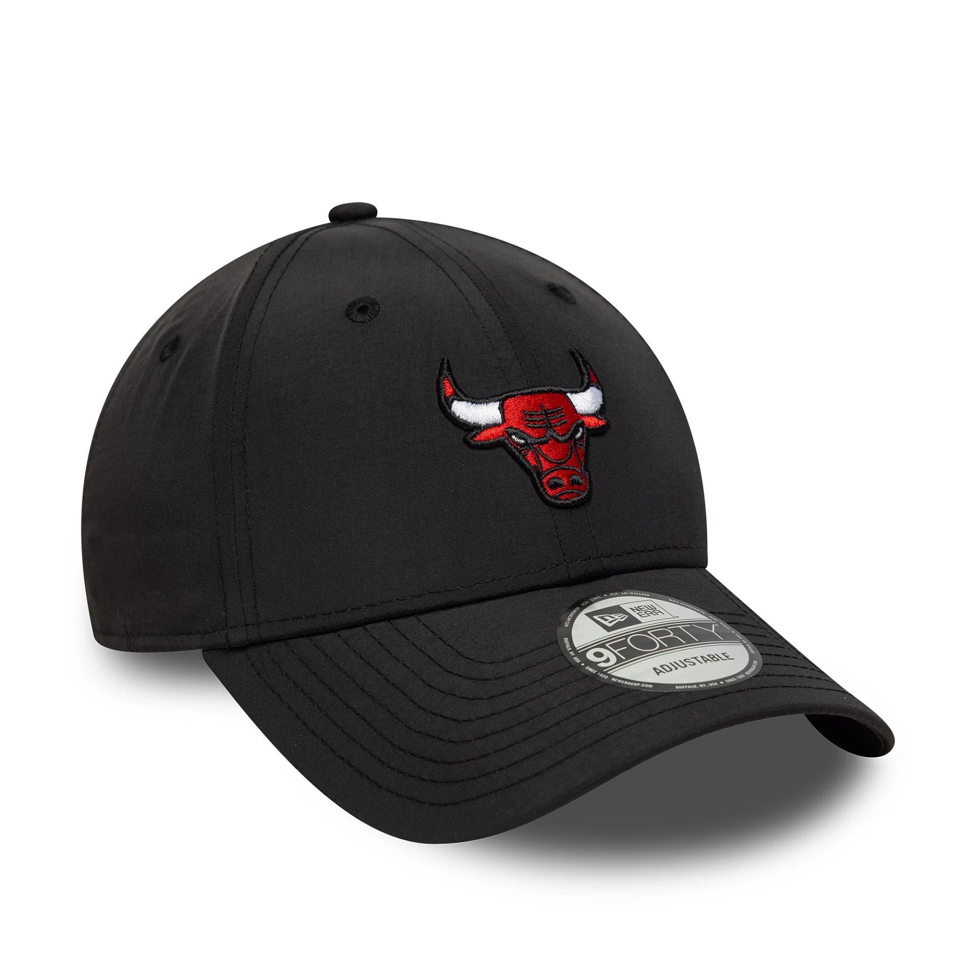 Pictured is this NBA Recycled Midi Chicago Bulls 9FORTY in black. 3