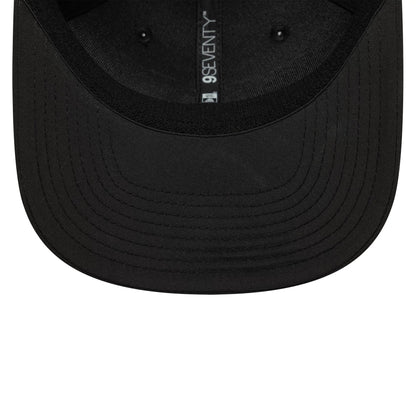 Pictured is this AC Milan TPU 9SEVENTY Stretch Snap in black. 5