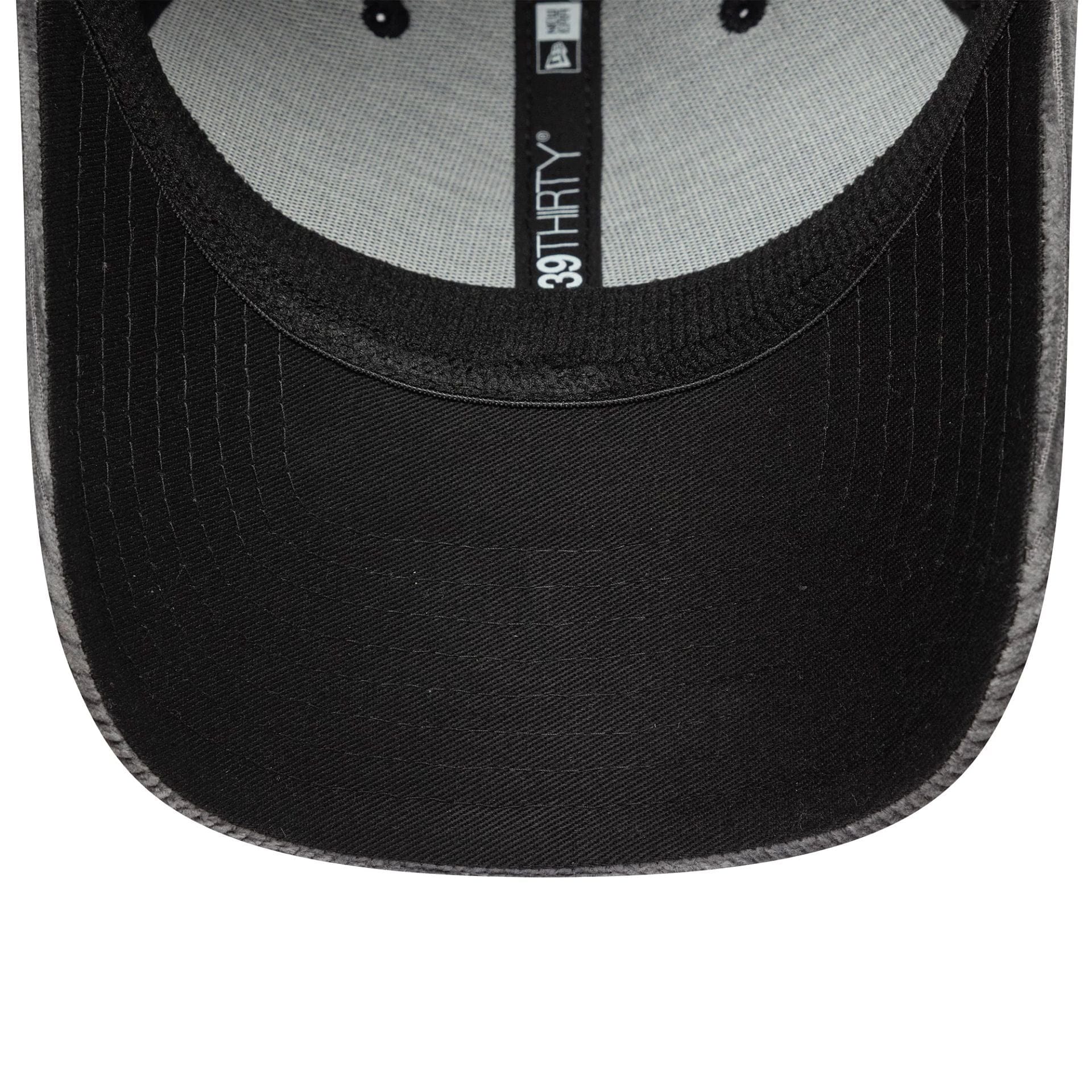 Pictured is this Newcastle United FC Cord 39THIRTY Stretch Fit in black. 5