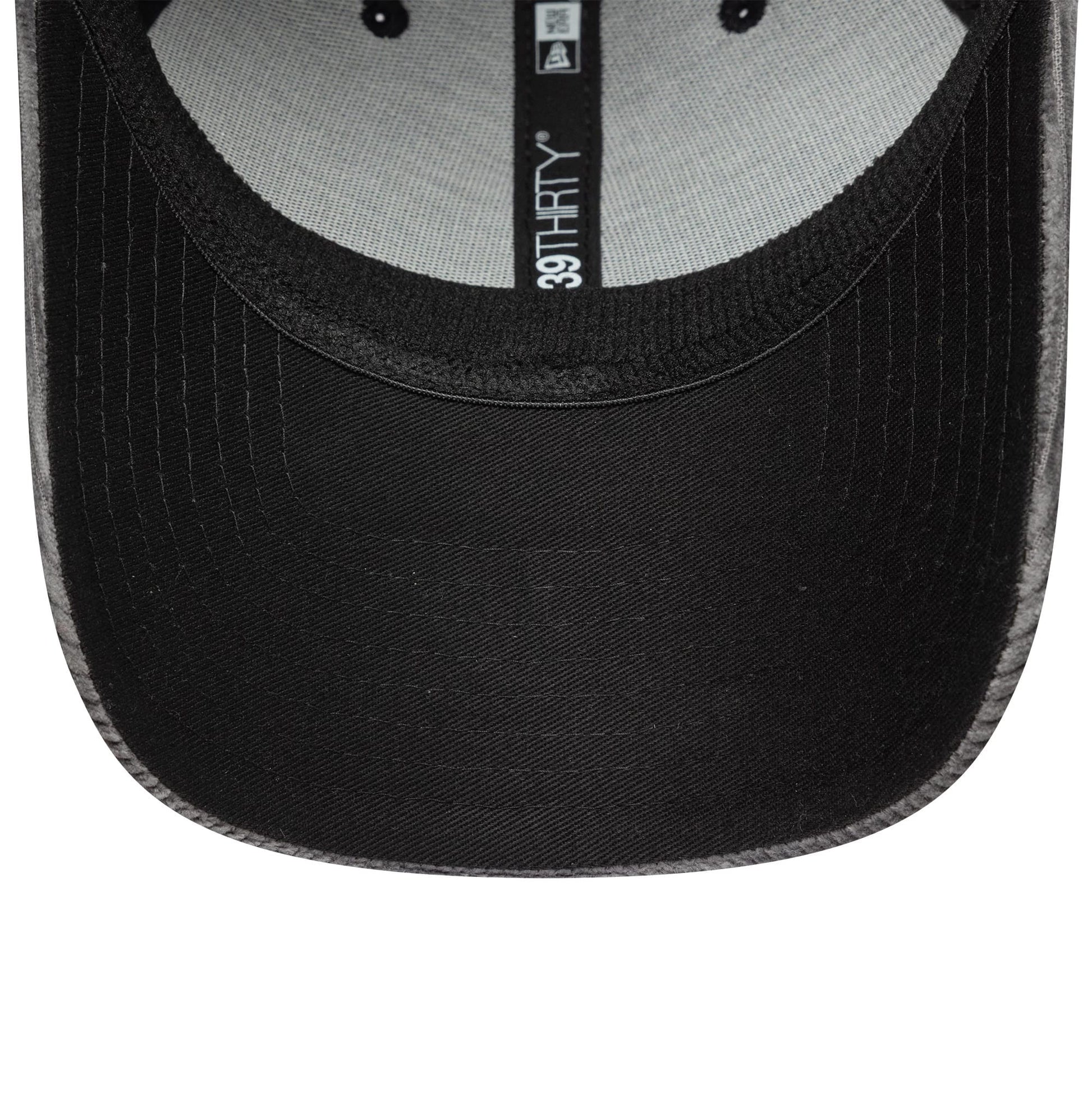 Pictured is this Newcastle United FC Cord 39THIRTY Stretch Fit in black. 5