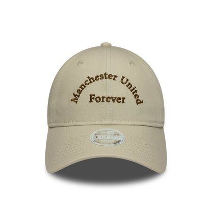 Pictured is this Womens Wordmark Manchester United FC 9FORTY in Cream. 2