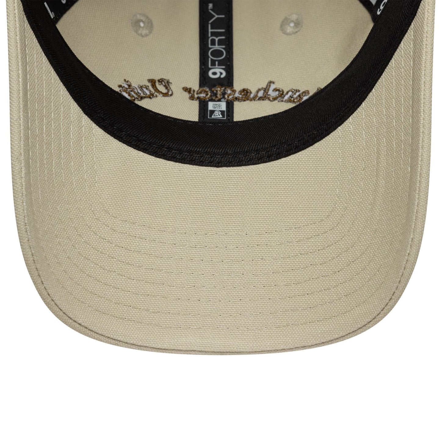 Pictured is this Womens Wordmark Manchester United FC 9FORTY in Cream. 5