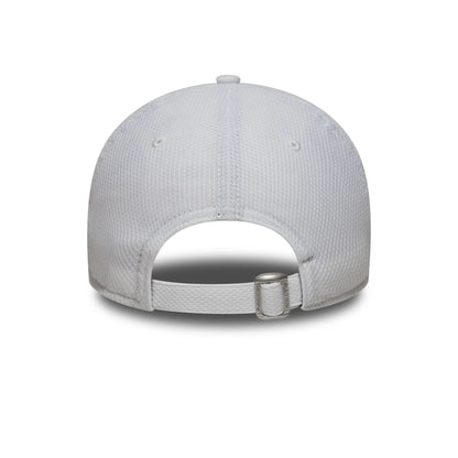 Pictured is this Diamond Era Ryder Cup Europe 2027 9FORTY cap in white. 4