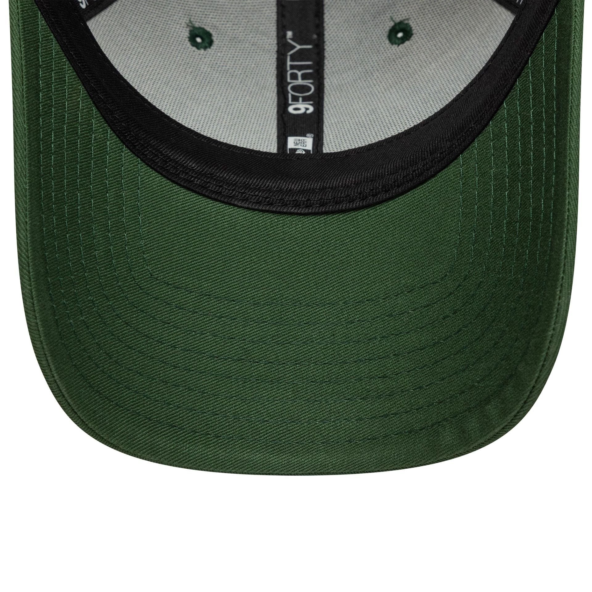 Pictured is this Patch Ryder Cup Europe 2027 9FORTY cap in dark green. 5