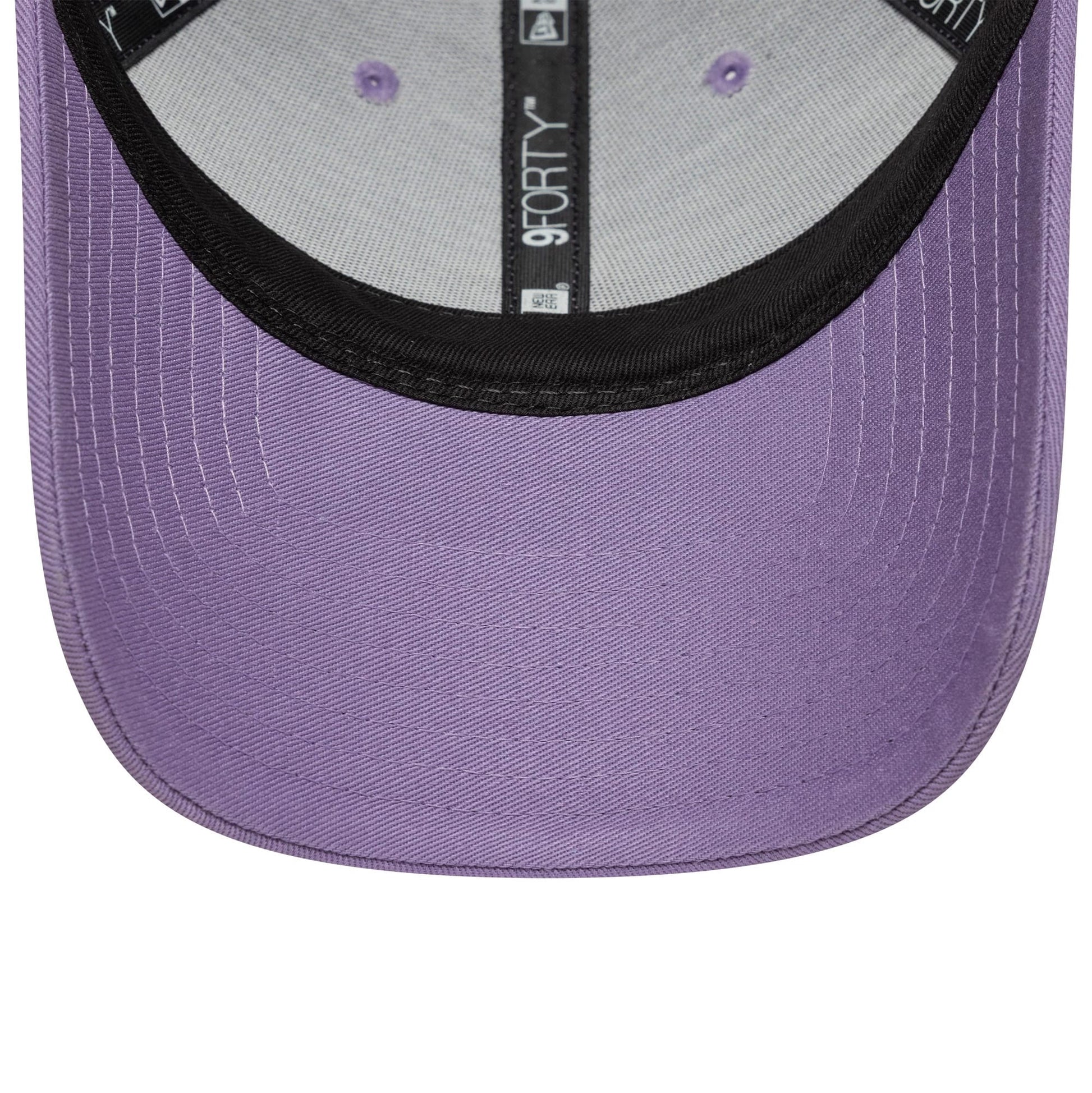 Pictured is this Tottenham Hotspur FC 9FORTY adjustable cap in pastel purple. 5