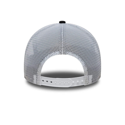 Pictured is this Visa Cash App Racing Bulls 9FORTY E-Frame Trucker in black. 4