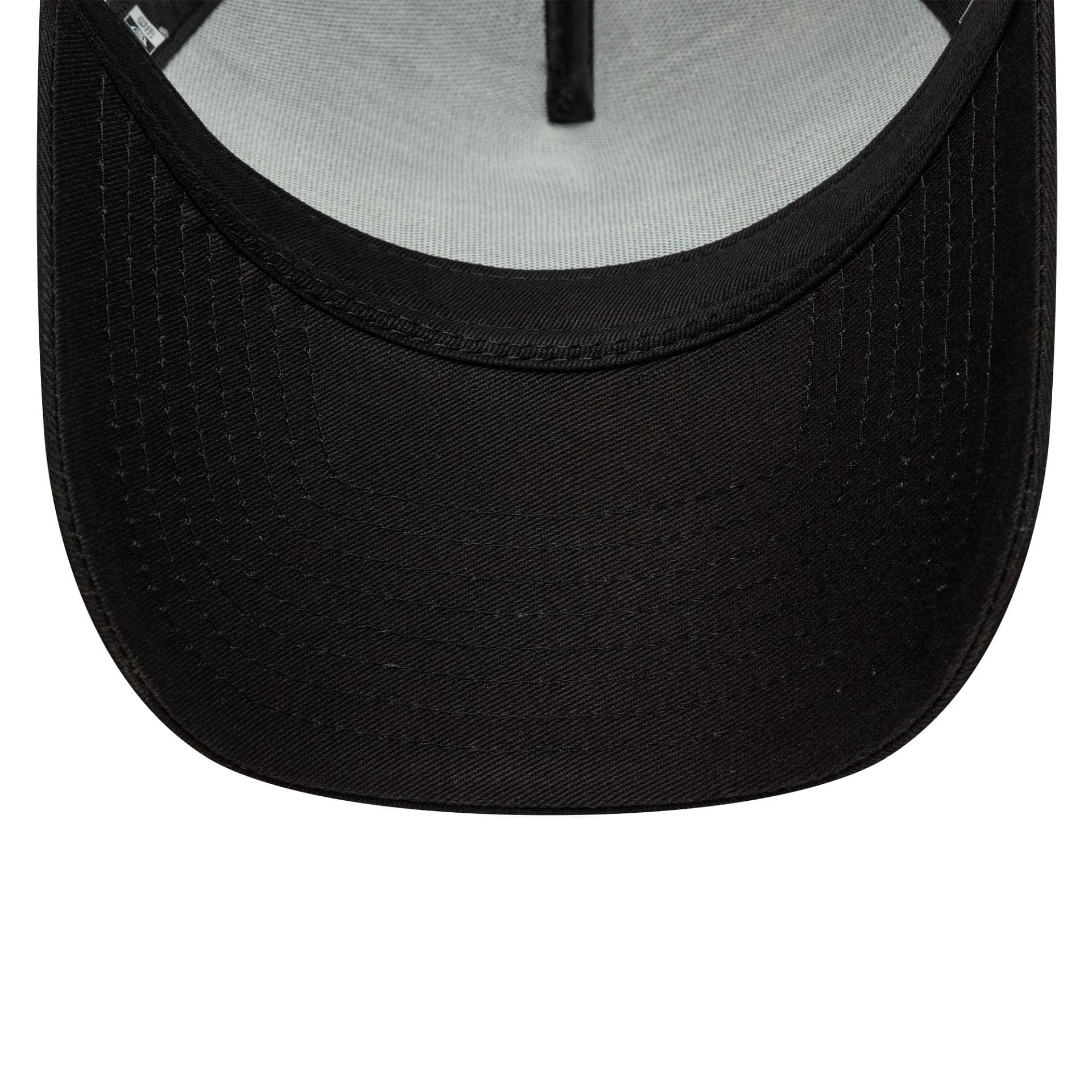 Pictured is this Visa Cash App Racing Bulls 9FORTY E-Frame Trucker in black. 5