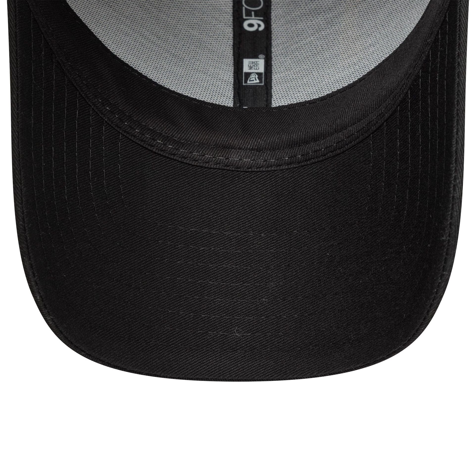 Pictured is this Ducati Corse Logo 9FORTY in black. 5