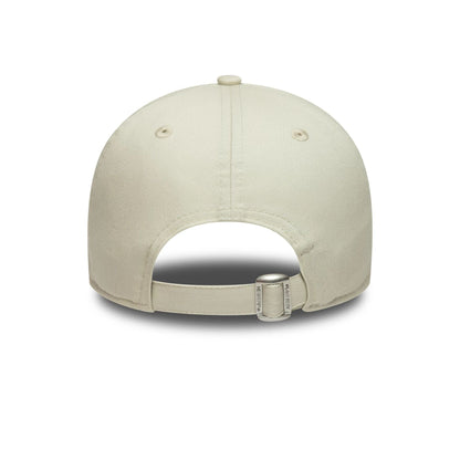 Pictured is this Alpine Racing 9FORTY in white. 4