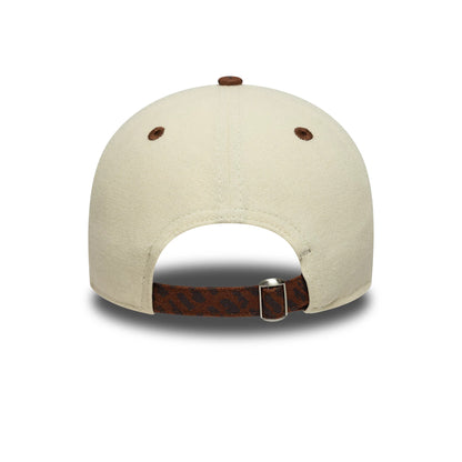 Pictured is this Heritage Alpine Racing 9TWENTY in Cream. 4