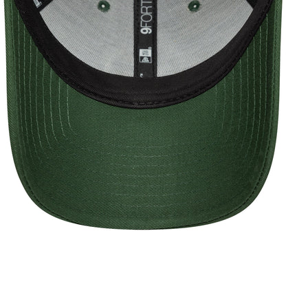 Pictured is this Essential Vespa 9FORTY in dark green. 5