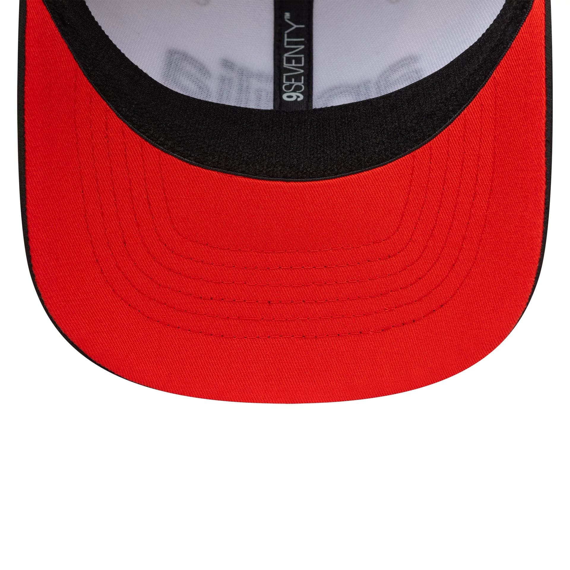 Pictured is this Aprilia Logo 9SEVENTY Stretch Snap in white. 5
