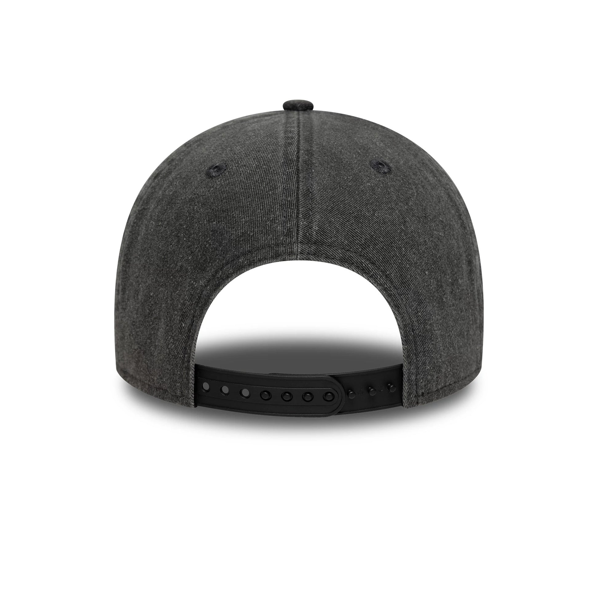 Pictured is this Washed Red Bull Racing 9FORTY M-Crown in black. 4