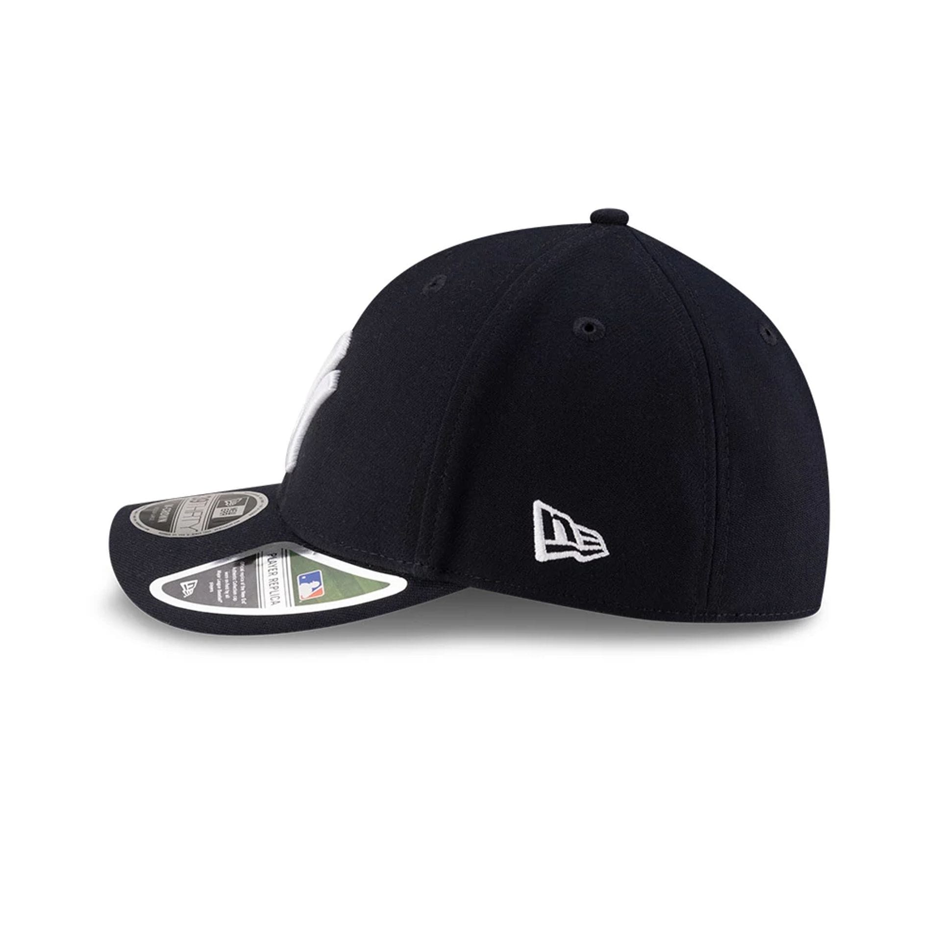Pictured is this MLB Player Replica New York Yankees 39THIRTY M-Crown Stretch Fit cap in navy. 5