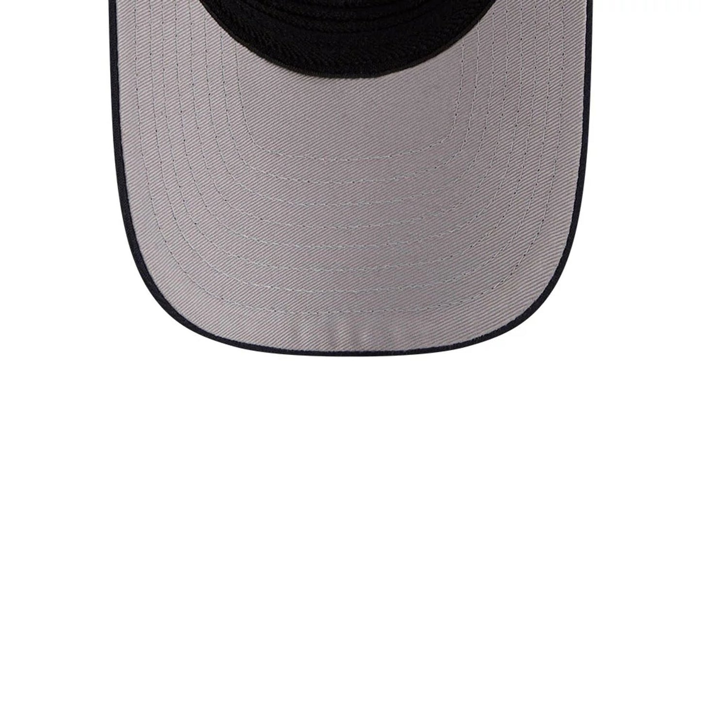 Pictured is this MLB New York Yankees 39THIRTY M-Crown Stretch Fit cap in navy. 2