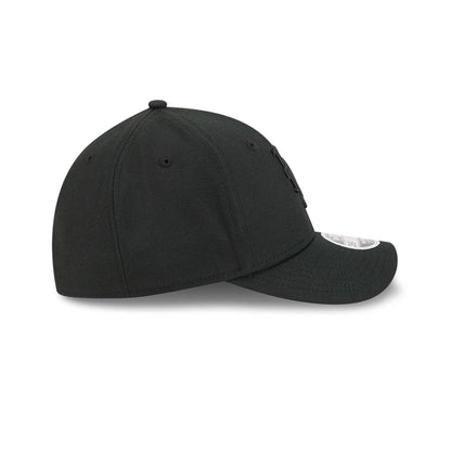 Pictured is this MLB Outline New York Mets 39THIRTY M-Crown Stretch Fit cap in black. 7