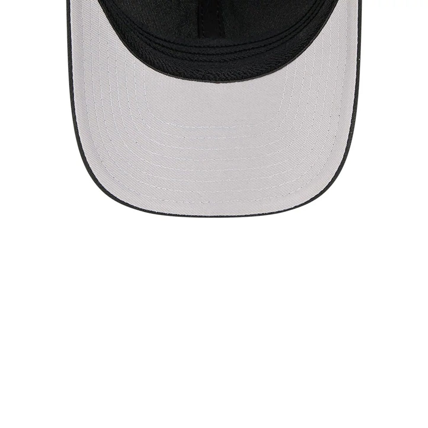 Pictured is this MLB Outline New York Mets 39THIRTY M-Crown Stretch Fit cap in black. 2