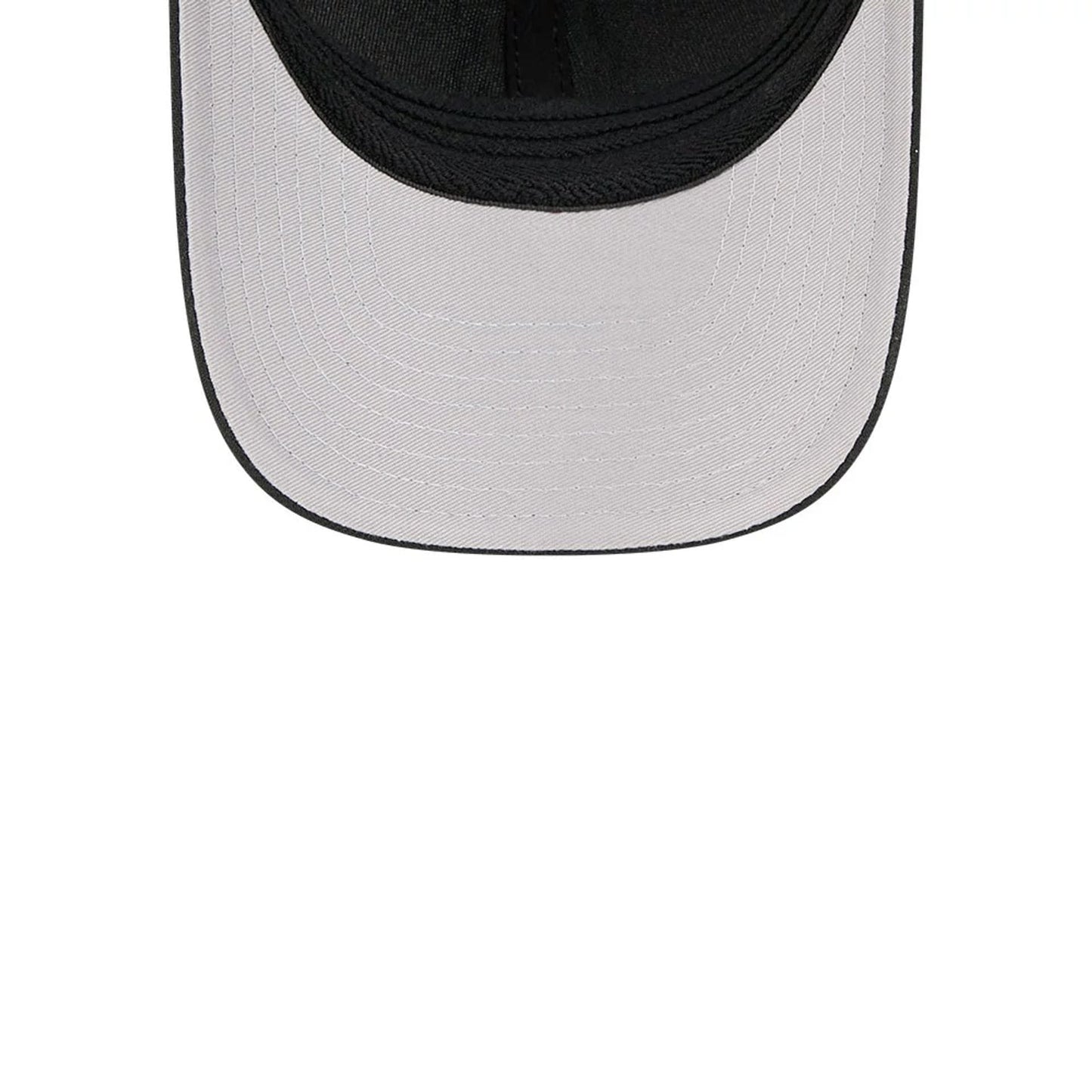 Pictured is this MLB Outline New York Mets 39THIRTY M-Crown Stretch Fit cap in black. 2