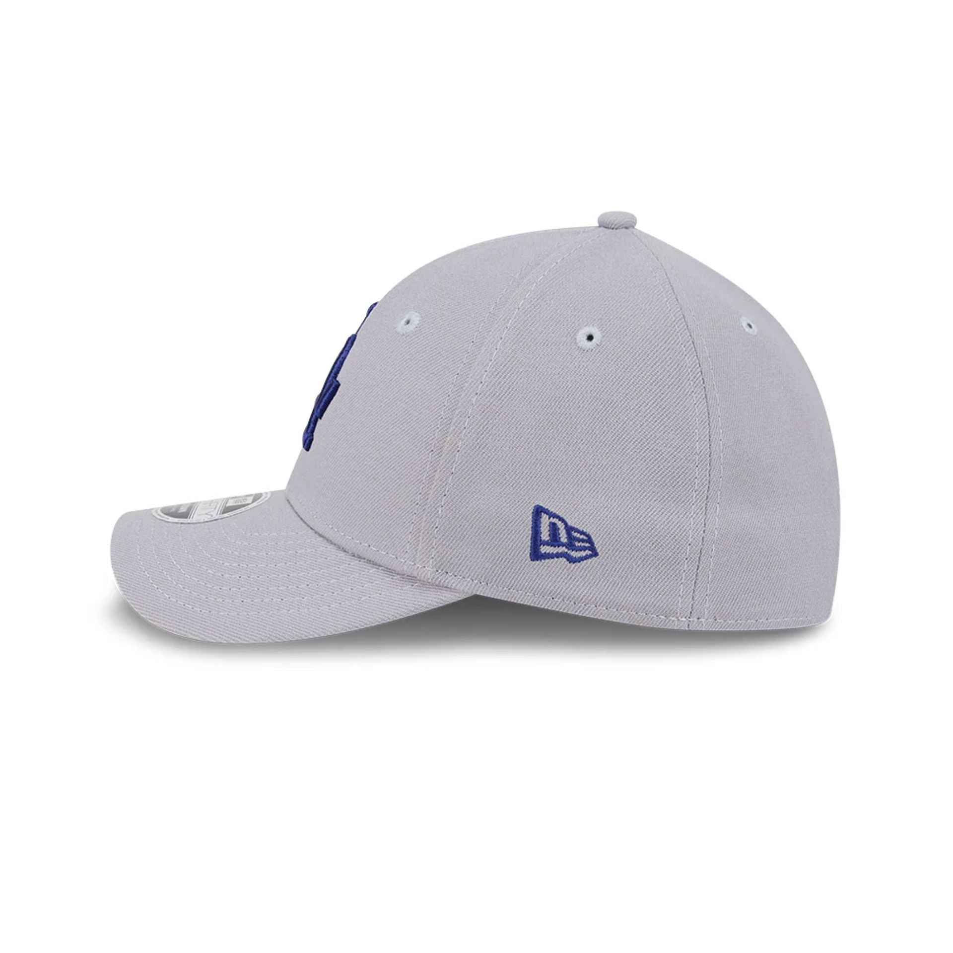 Pictured is this MLB LA Dodgers 39THIRTY M-Crown Stretch Fit cap in grey. 5