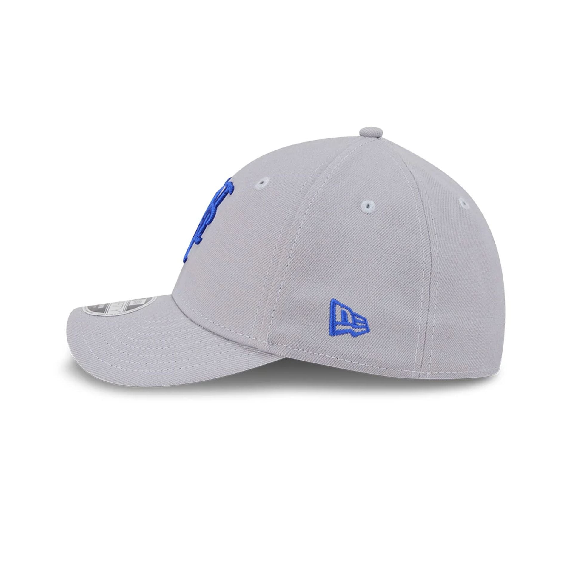 Pictured is this MLB New York Mets 39THIRTY M-Crown Stretch Fit cap in grey. 5
